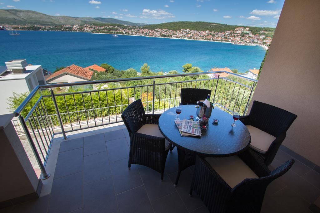 Apartments Kelić Trogir Ruang foto