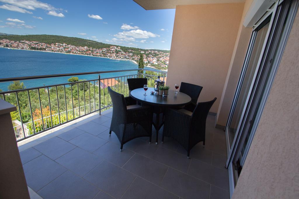 Apartments Kelić Trogir Ruang foto