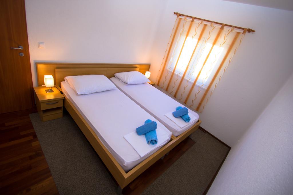 Apartments Kelić Trogir Ruang foto