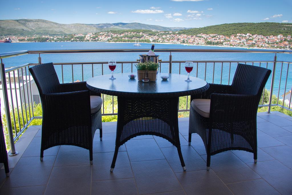 Apartments Kelić Trogir Ruang foto