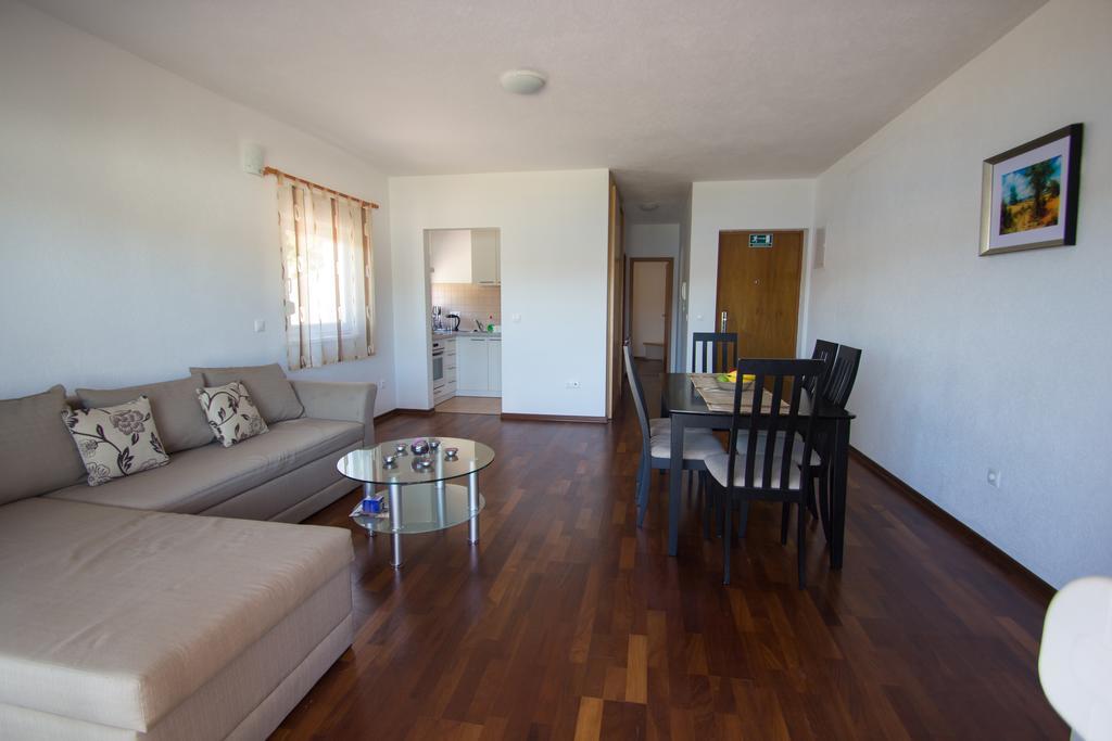 Apartments Kelić Trogir Ruang foto