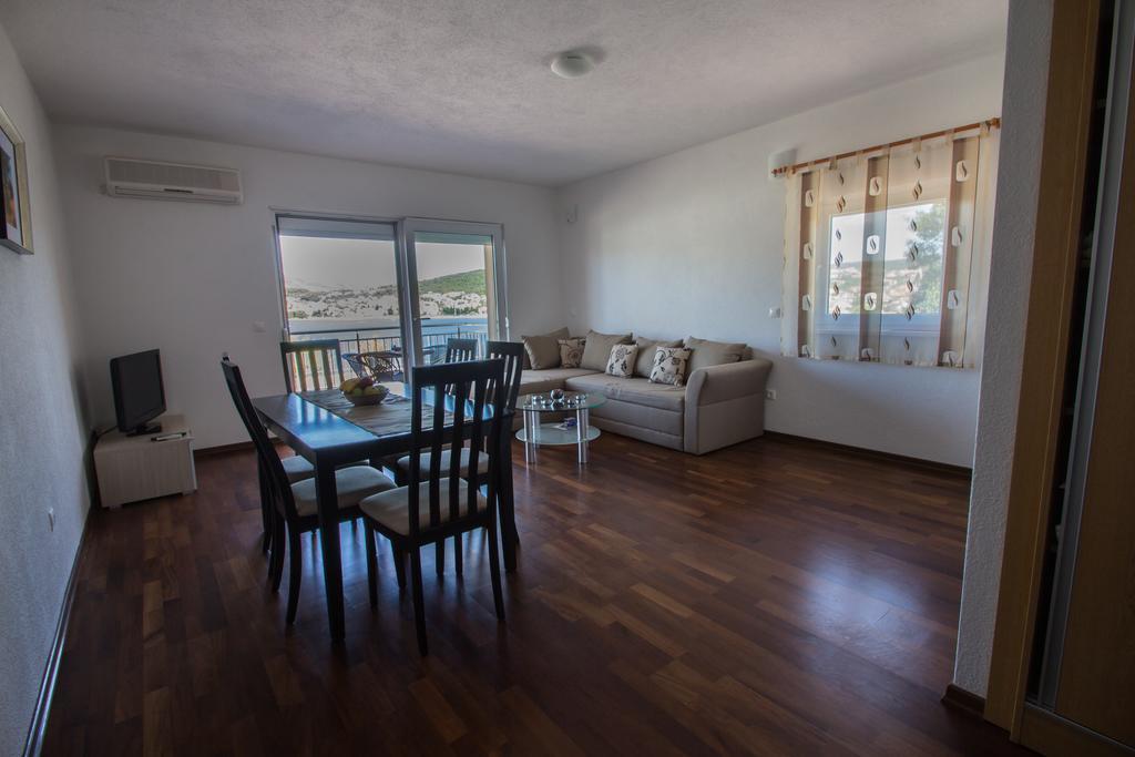 Apartments Kelić Trogir Ruang foto