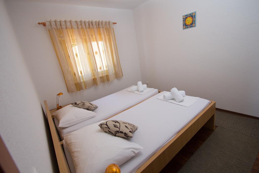 Apartments Kelić Trogir Ruang foto