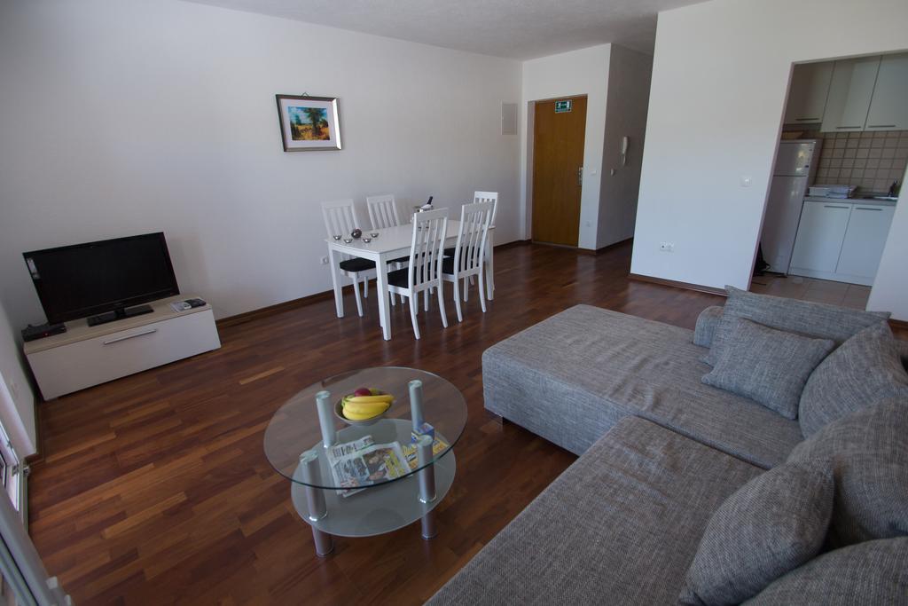 Apartments Kelić Trogir Ruang foto