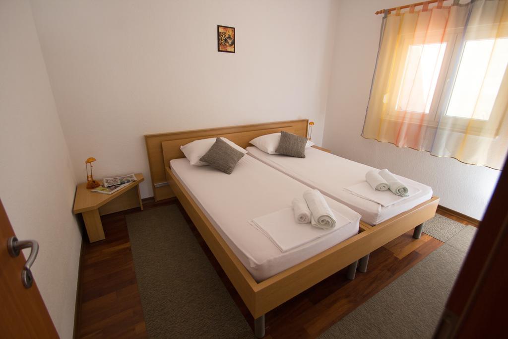 Apartments Kelić Trogir Ruang foto