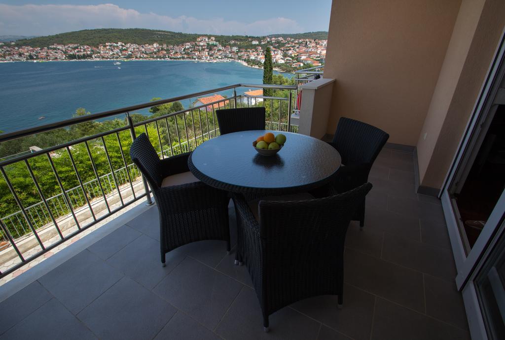 Apartments Kelić Trogir Ruang foto