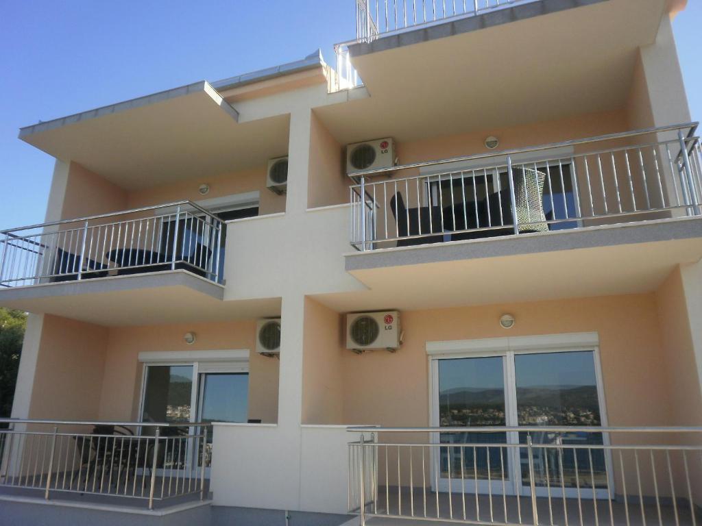 Apartments Kelić Trogir Bagian luar foto